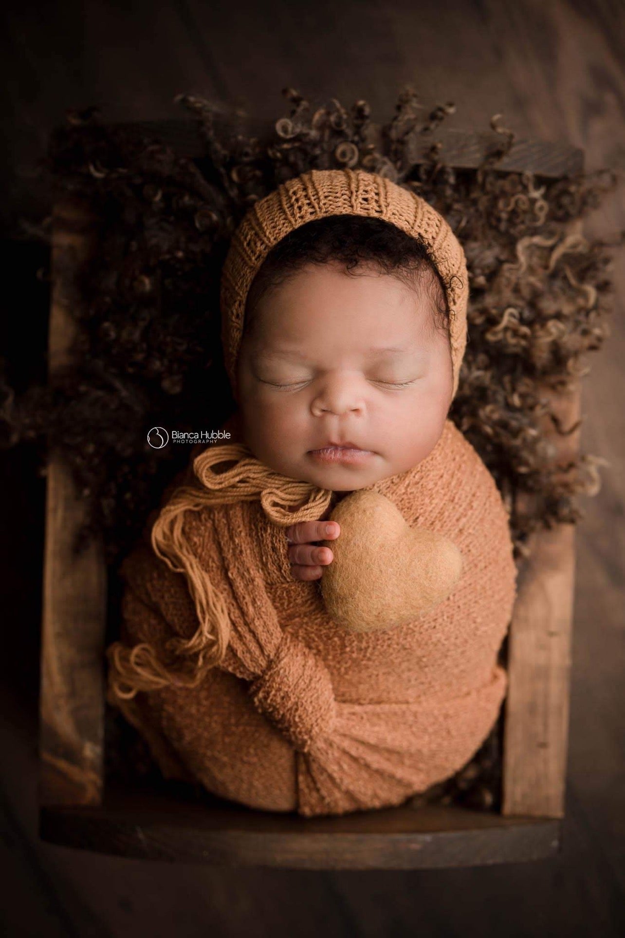 Arlow Newborn Bonnet