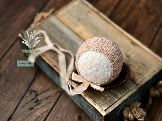 Arlow Newborn Bonnet