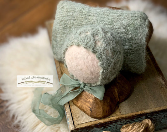 Signature Annabelle Bonnet and Pillow Slipcover