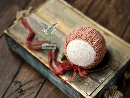 Arlow Newborn Bonnet